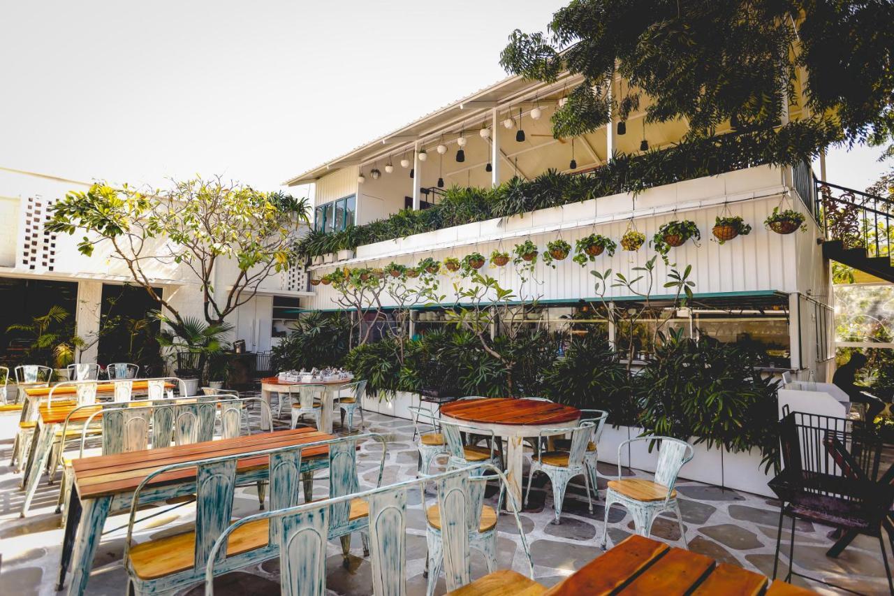 Devraj Niwas Hotel Jaipur Bagian luar foto