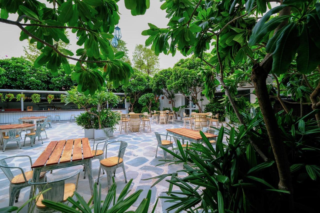 Devraj Niwas Hotel Jaipur Bagian luar foto
