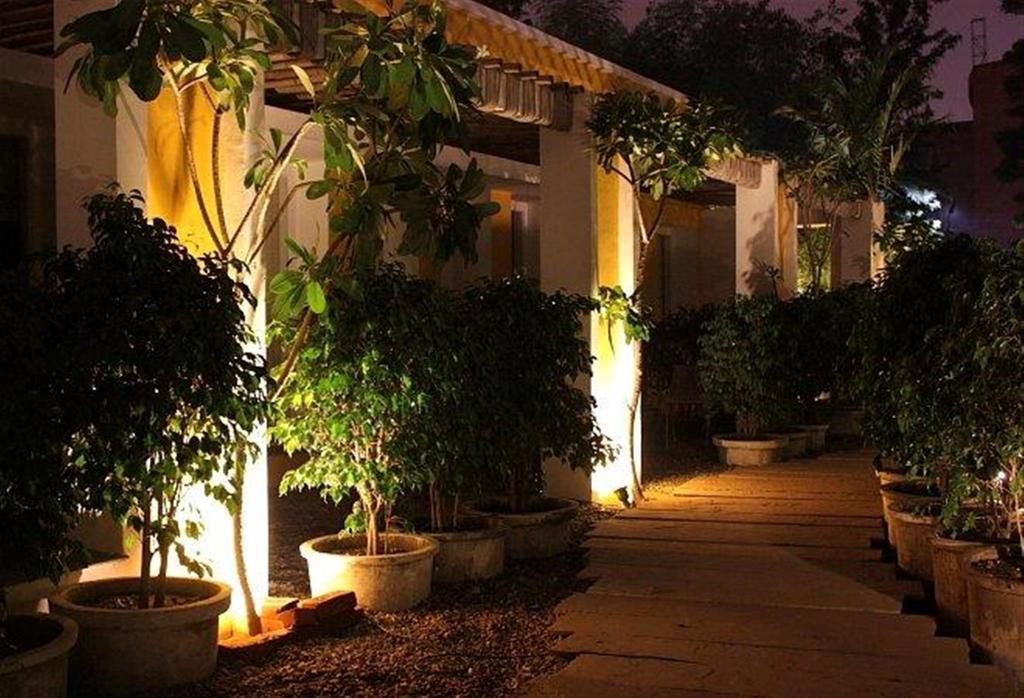 Devraj Niwas Hotel Jaipur Bagian luar foto