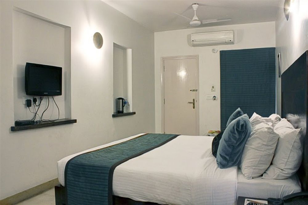 Devraj Niwas Hotel Jaipur Bagian luar foto